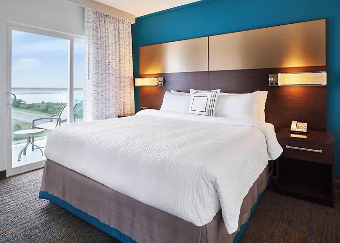 Hotel By Marriott Ocean 3*